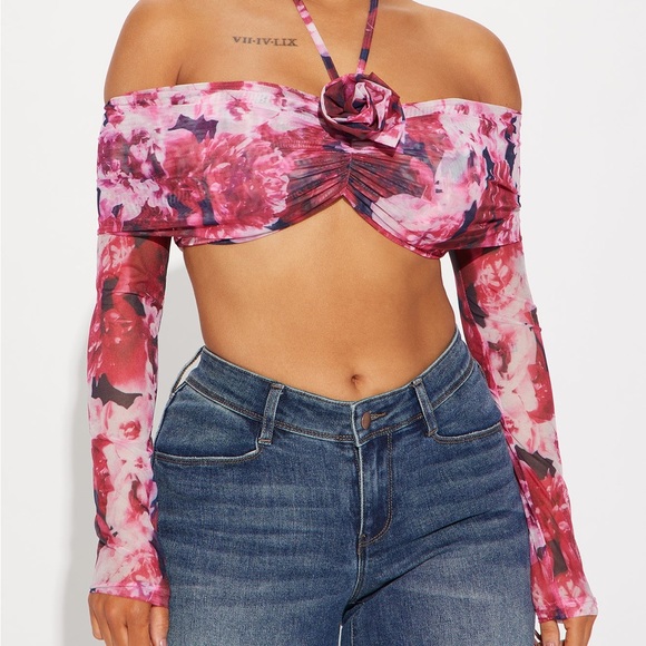 NWOT FASHION NOVA Falling In Love Off Shoulder Top - Red/combo - Picture 2 of 5